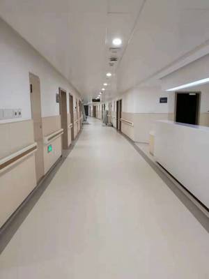 山东滨州橡胶地板厂家 环保地板引领医院展厅新风尚